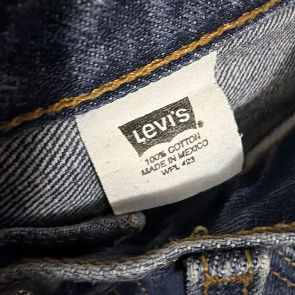 VINTAGE Levi's Men's 31x30 501 XX Button Fly Medium Wash Jeans